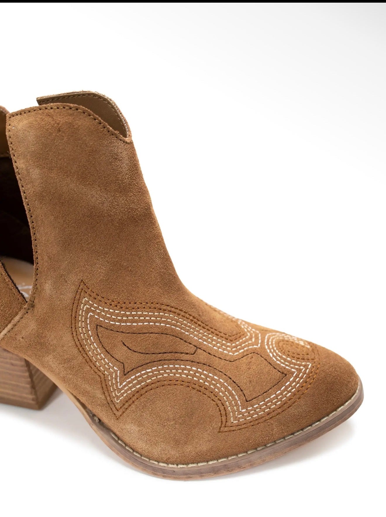 Journee Bootie (Tan )