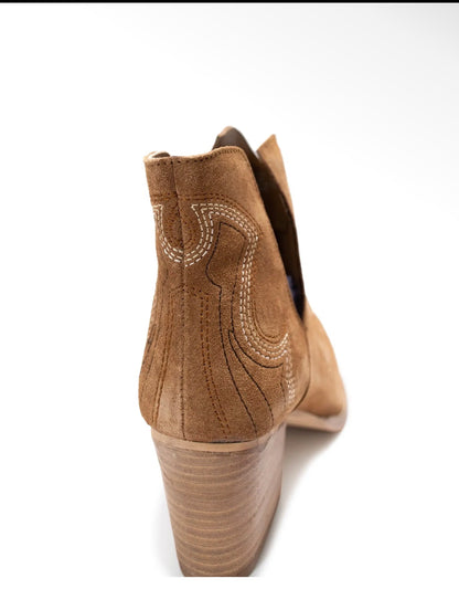 Journee Bootie (Tan )