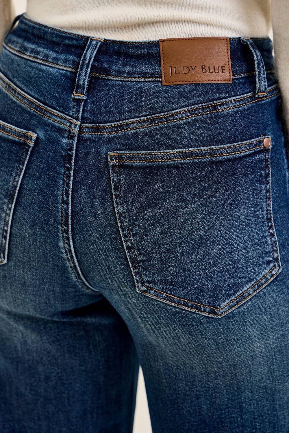 Lexi Retro Wide w/ Front Tab Closure